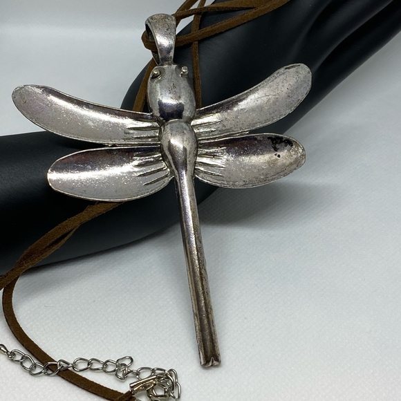 Metal dragonfly pendant. - Picture 2 of 15